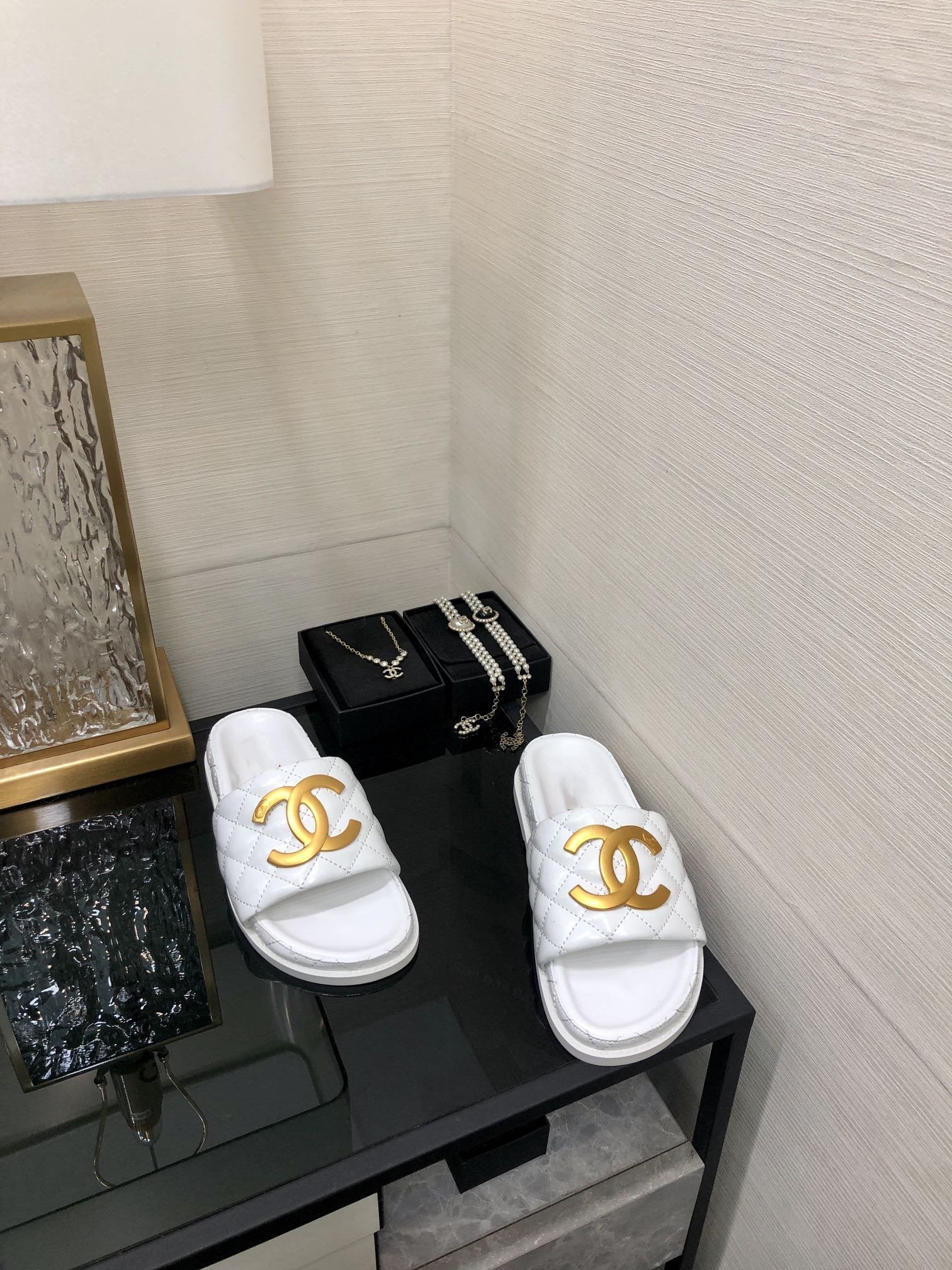 mule sandal 30 white quilted waxed leather