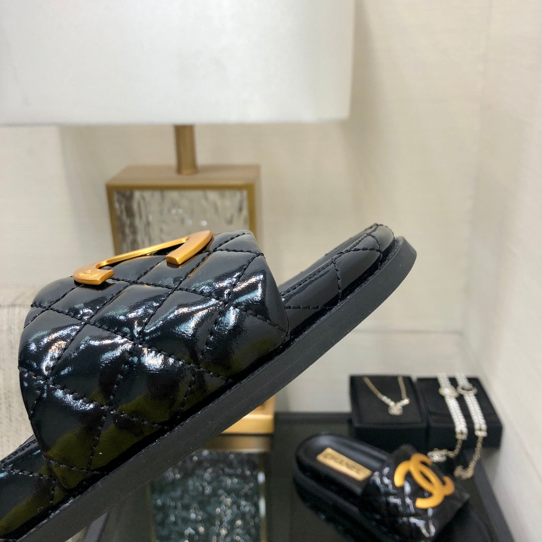 mule sandal 30 black quilted waxed leather