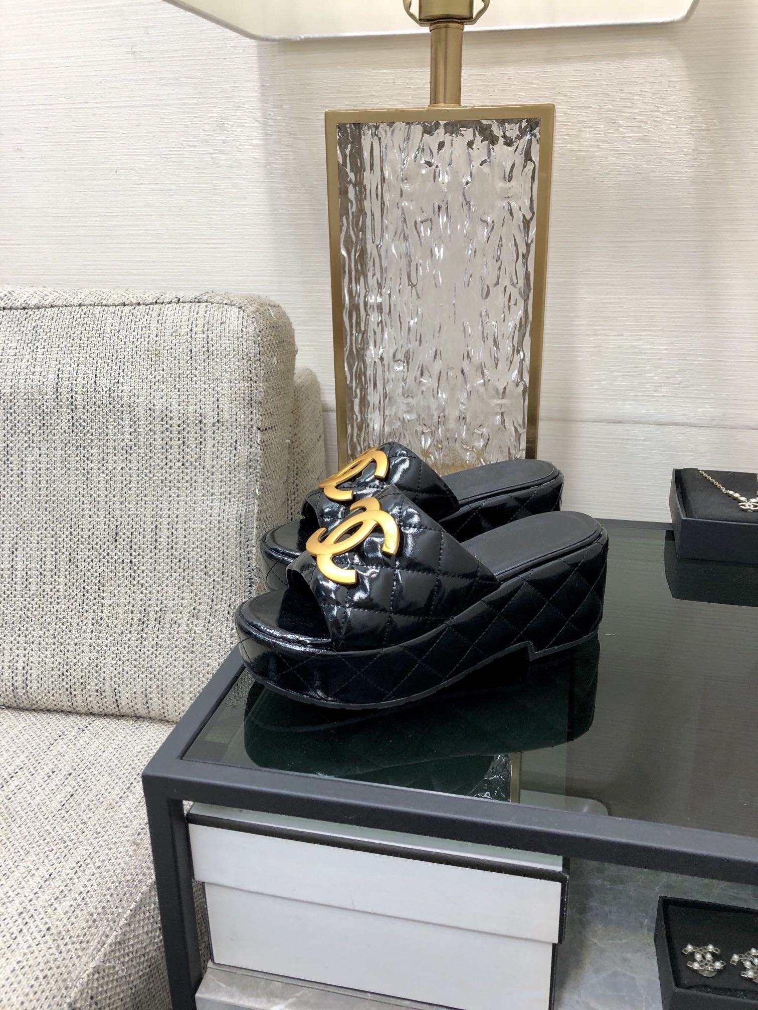 mule sandal 95 black quilted waxed leather