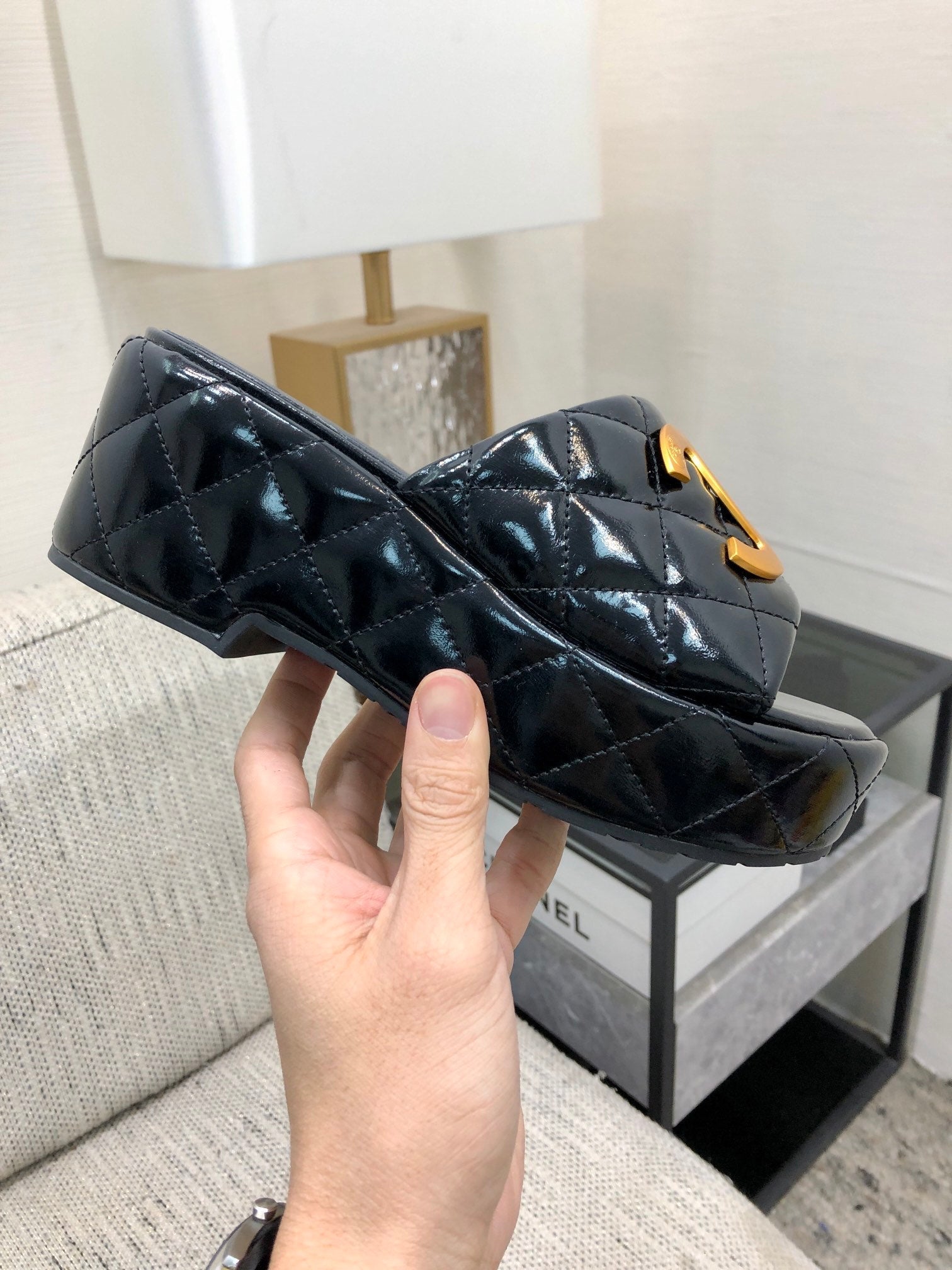 mule sandal 95 black quilted waxed leather