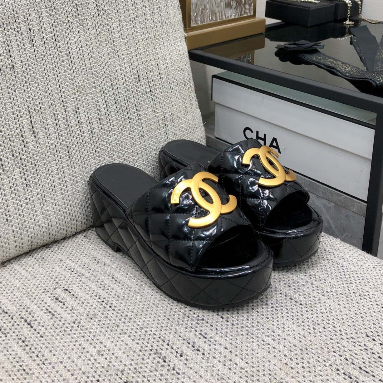 mule sandal 95 black quilted waxed leather
