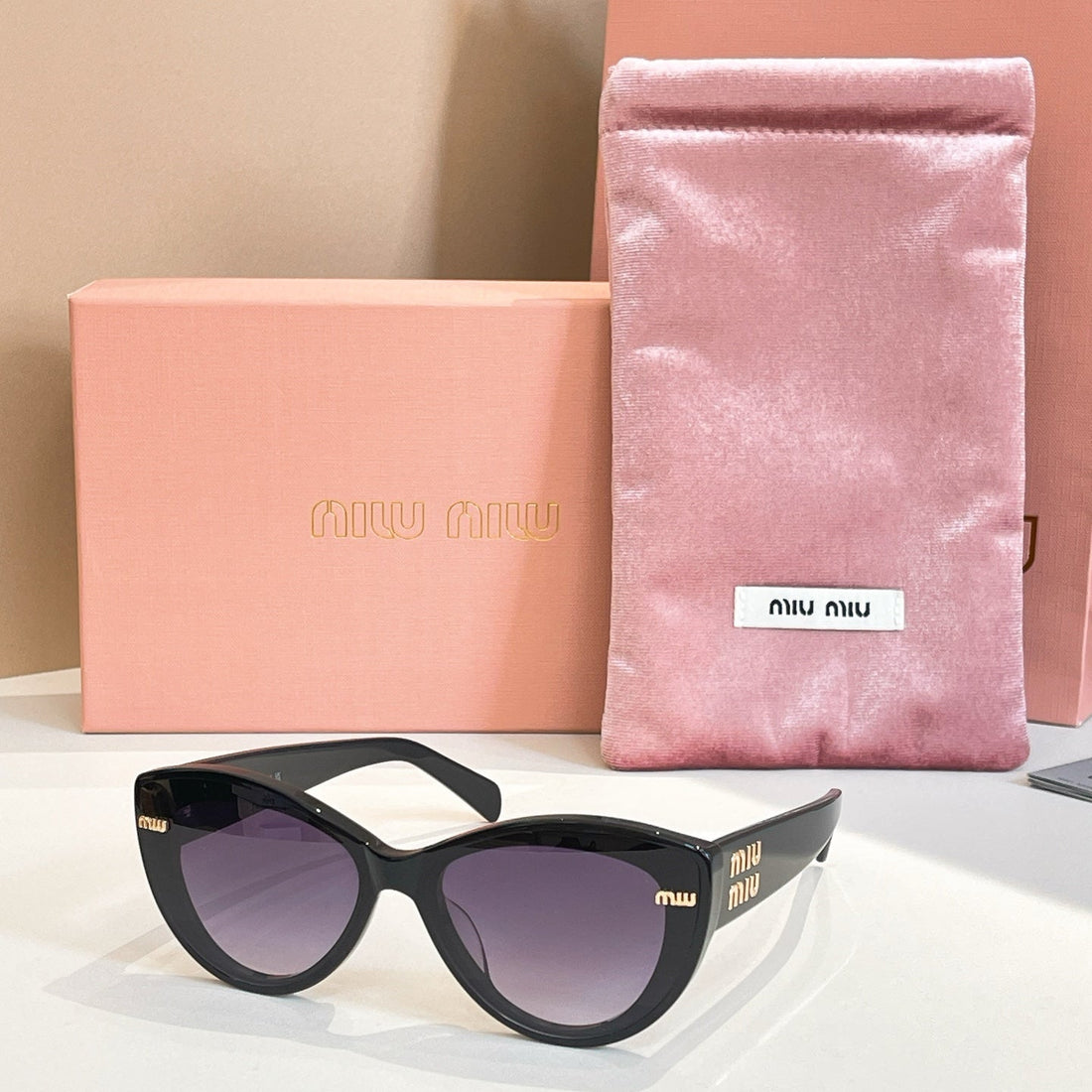 Miumiu Sunglasses 697297