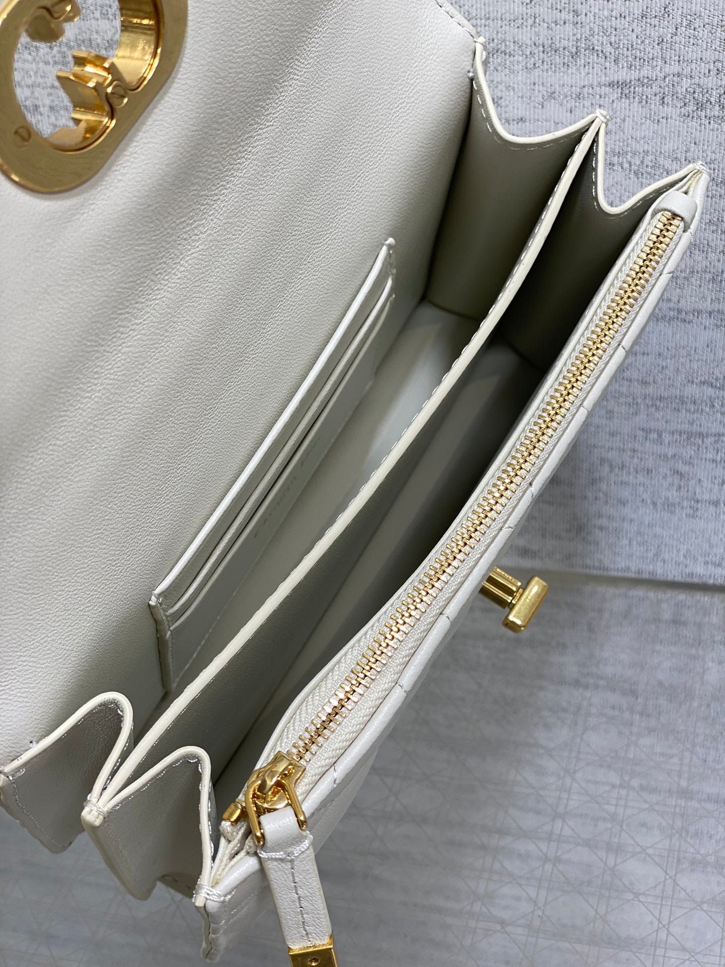 CD Miss Caro 17 Bag White Calfskin 226494