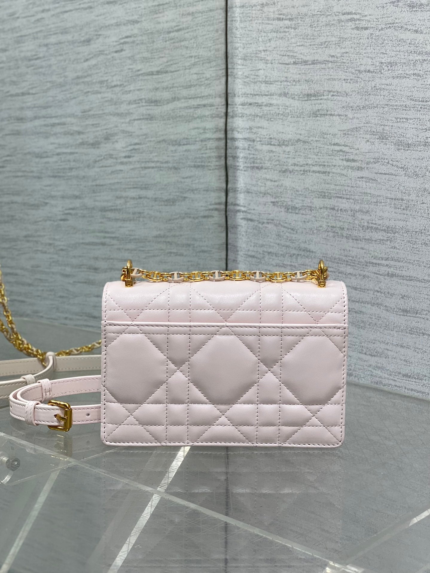 CD Miss Caro 17 Bag Light Pink Calfskin 246427