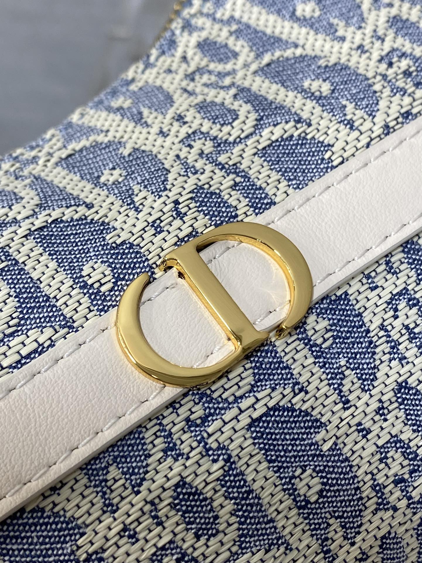 CD  Miss Caro 24 blue raffia-effect fabric