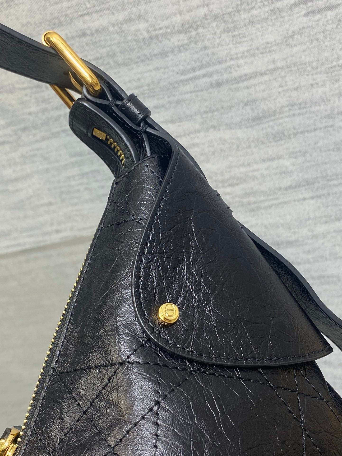 CD VOYAGE handbag 23 Black Crinkled Calfskin