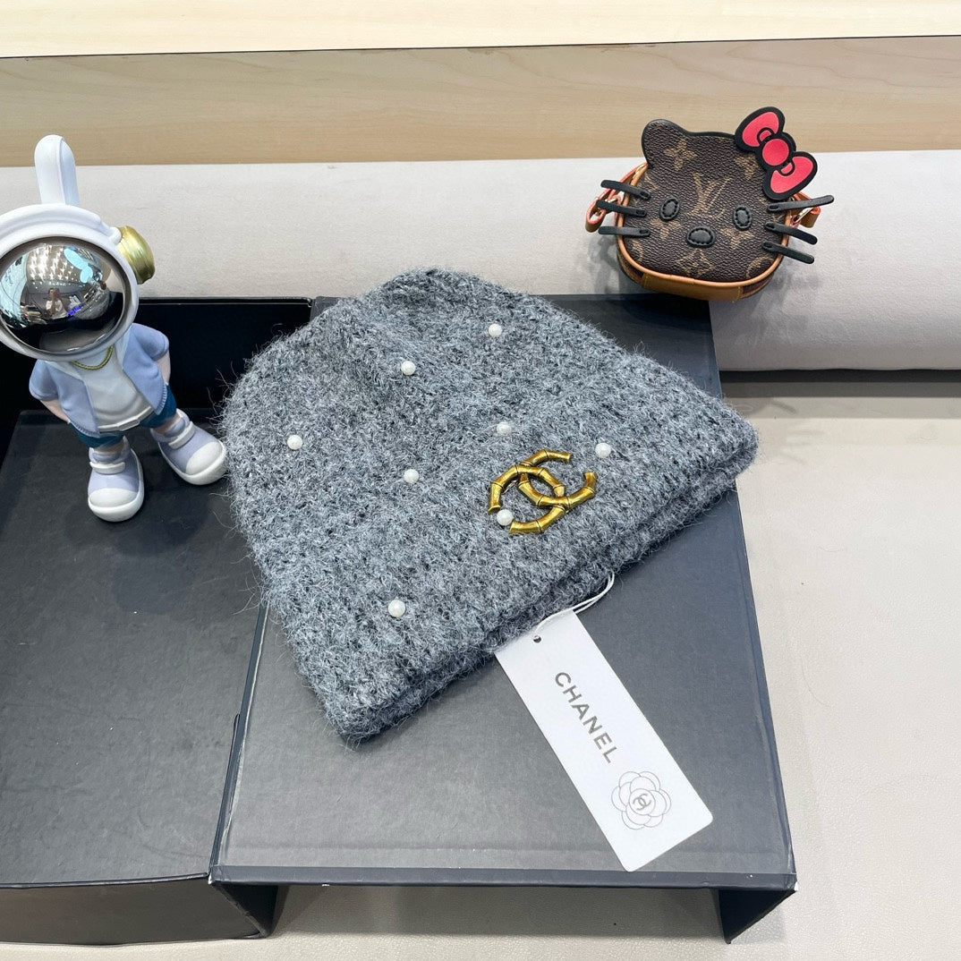 BEANIE HAT IN SHARK GRAY WOOL 430083