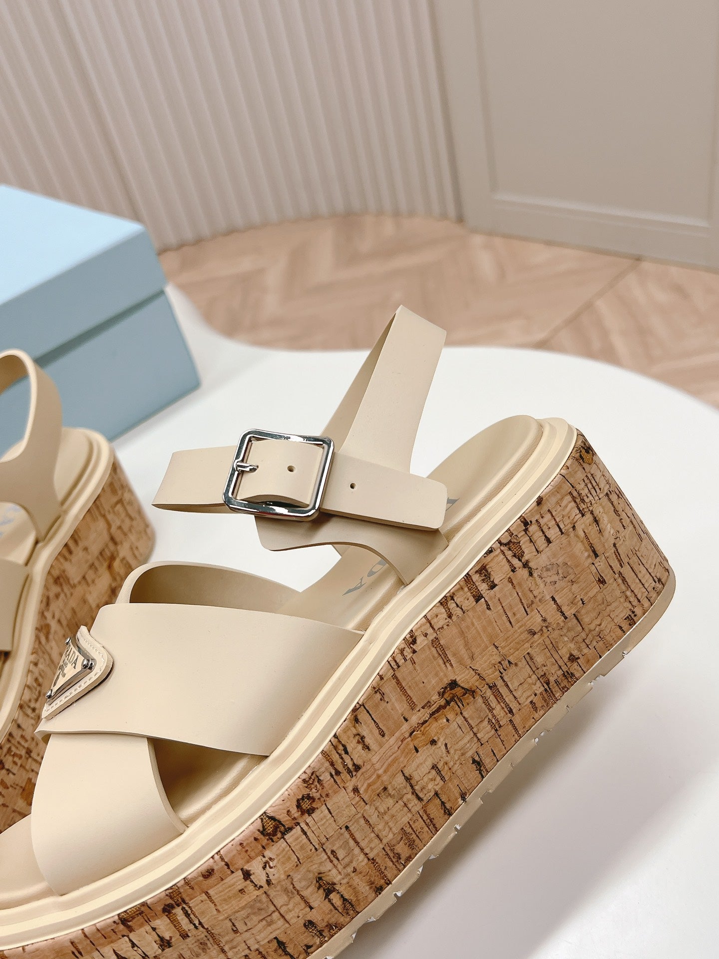 PRA WEDGE PLATFORM SANDALS BEIGE CALFSKIN