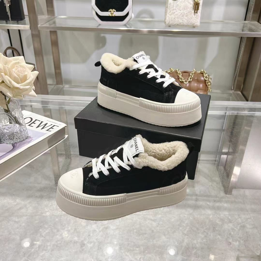 CC Sneaker Black Suede With Wool Lining 944560