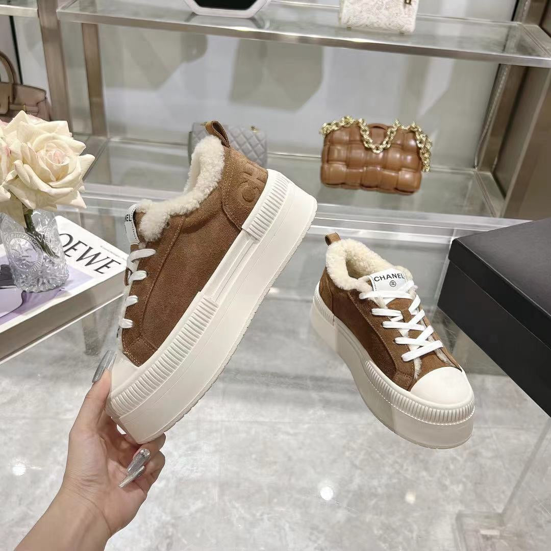 CC Sneaker Honey Brown Suede With Wool Lining  944558