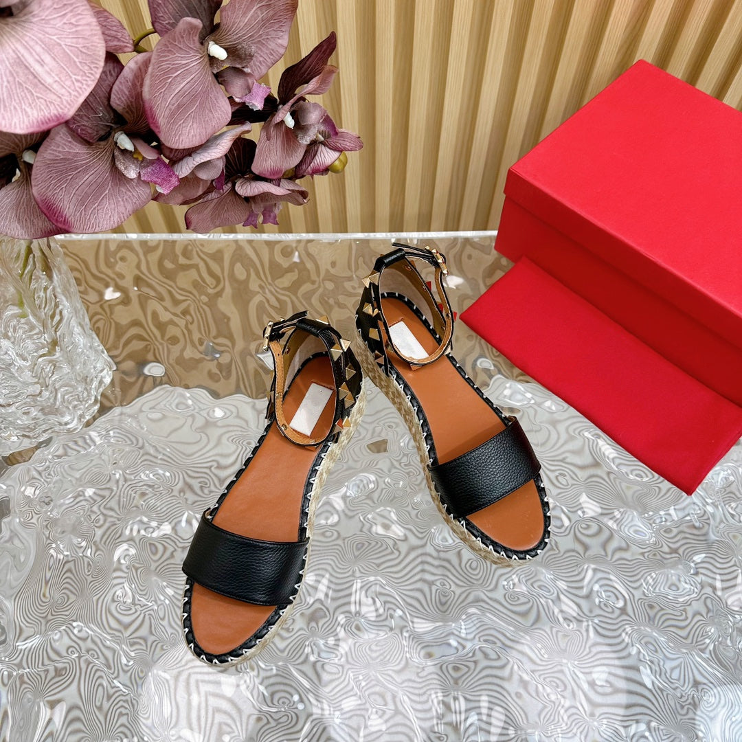 Rockstud Espadrille 45mm Black leather sandals