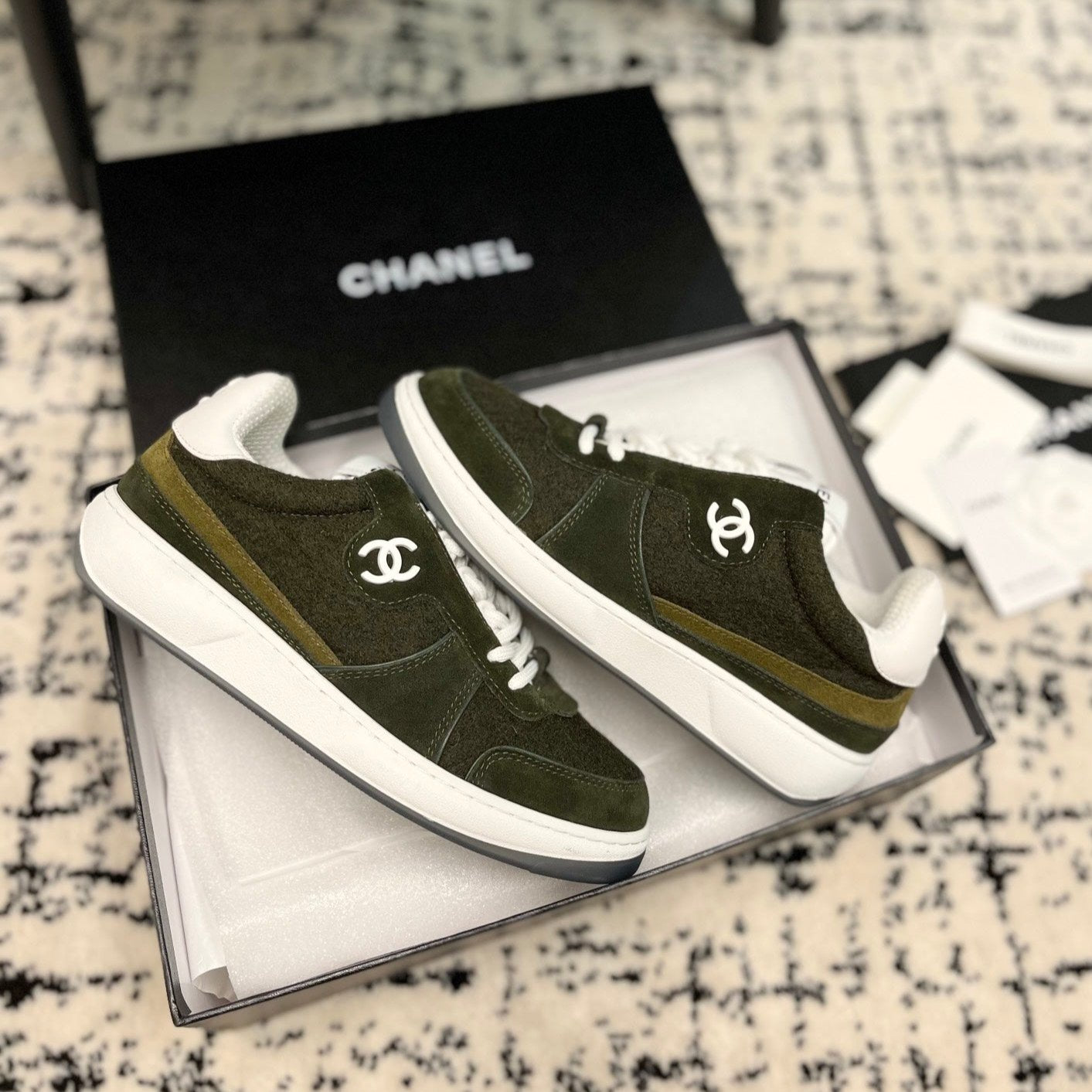 cc sneaker khaki velvet dark green suede