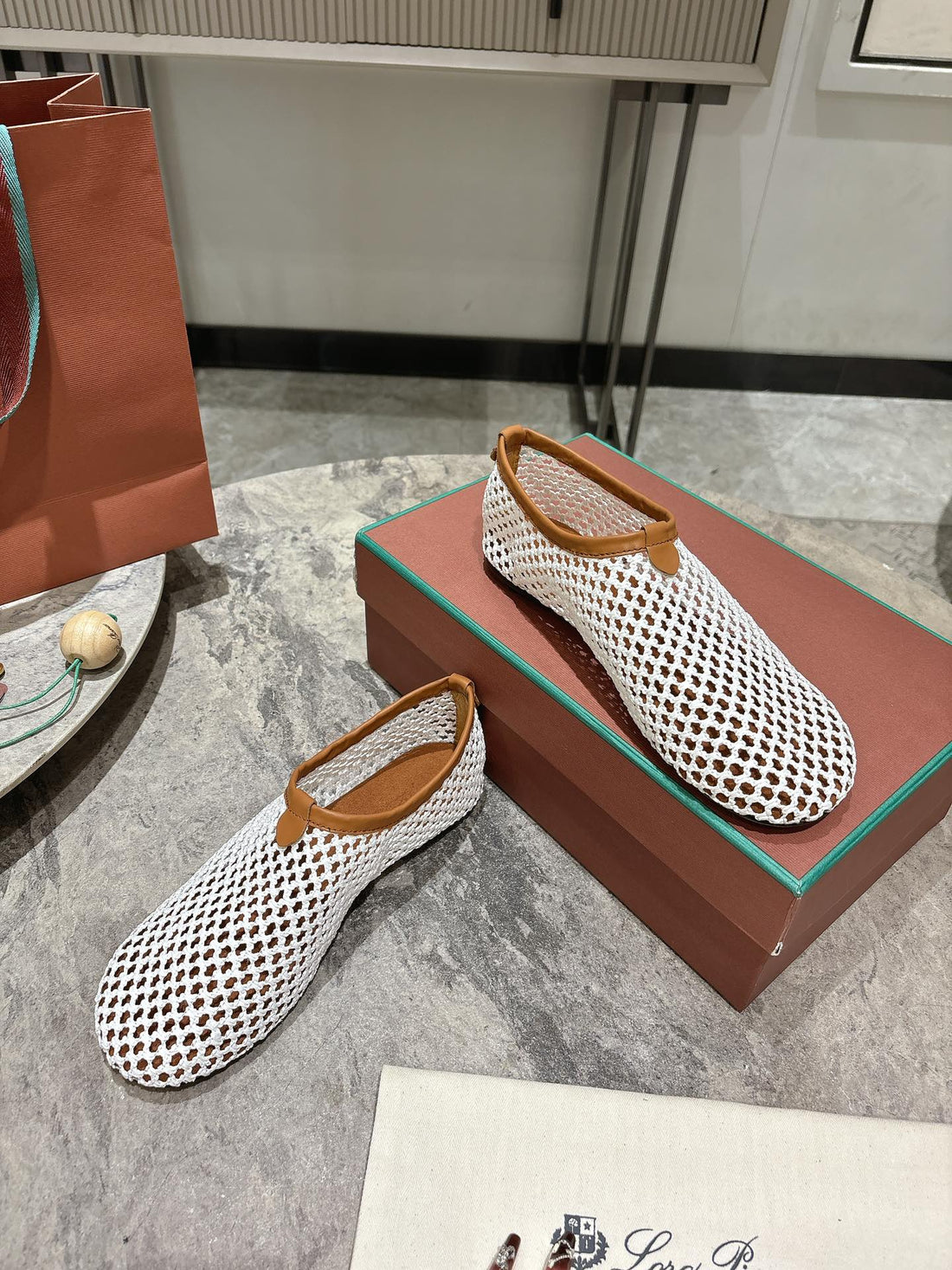 LP hollow knit ballet flats white original leather 379025