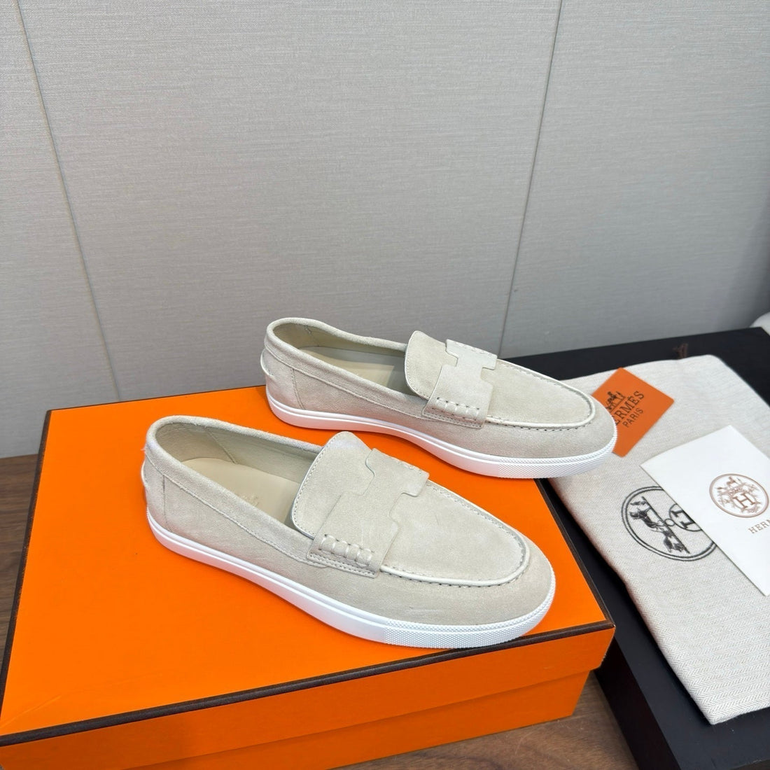 HM 25 Loafers White Cowhide 329171