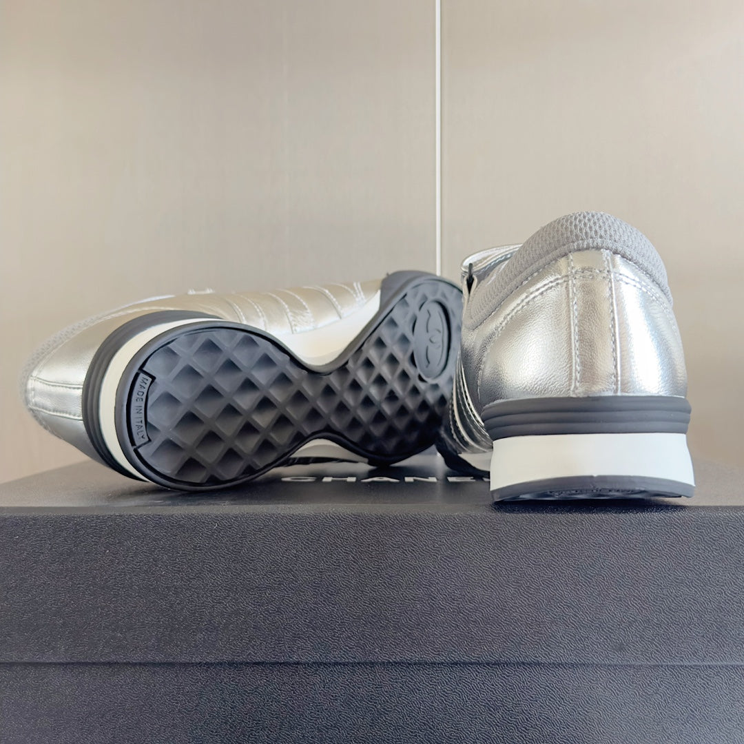 CC MARY JANE SNEAKER IN SILVER LAMBSKIN