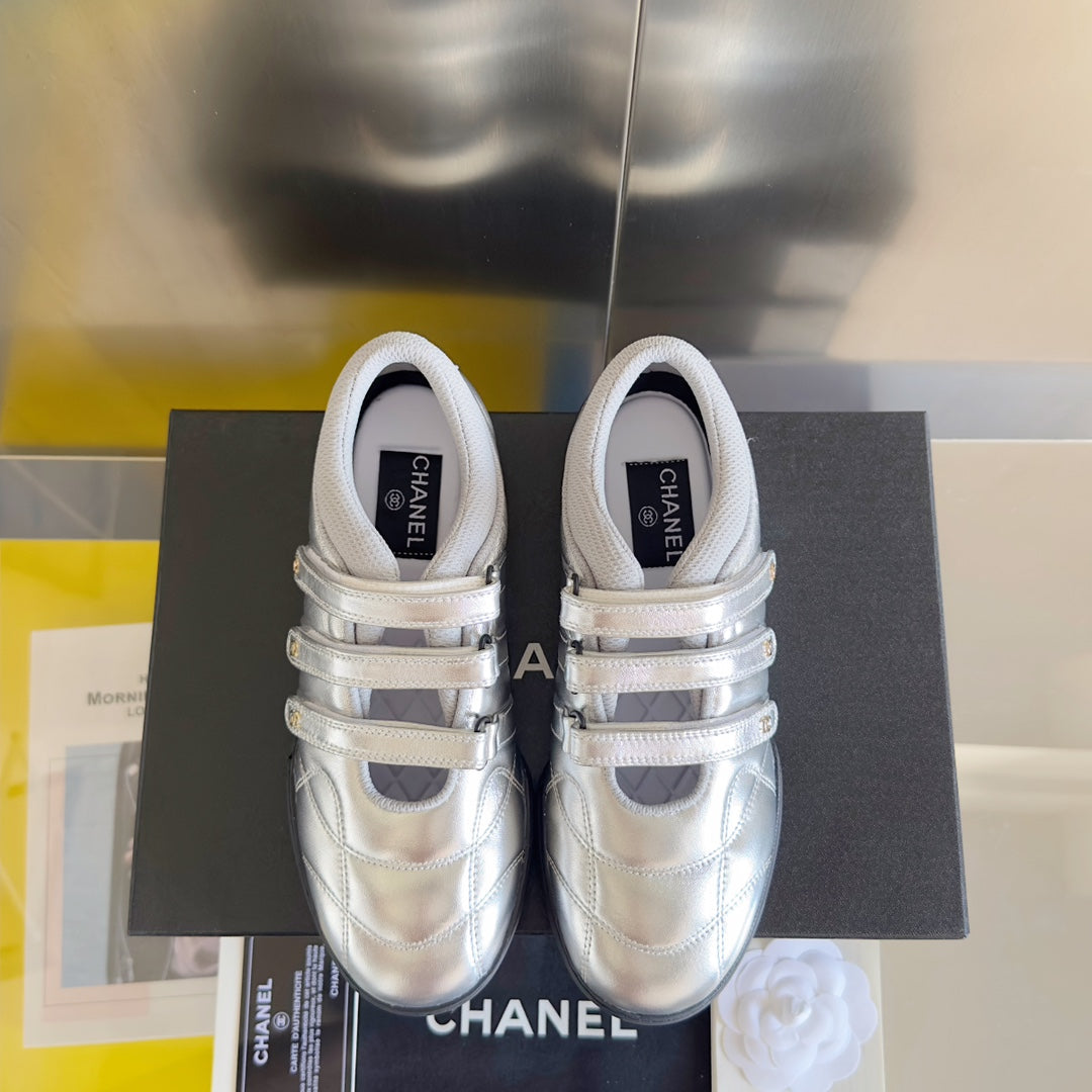 CC MARY JANE SNEAKER IN SILVER LAMBSKIN