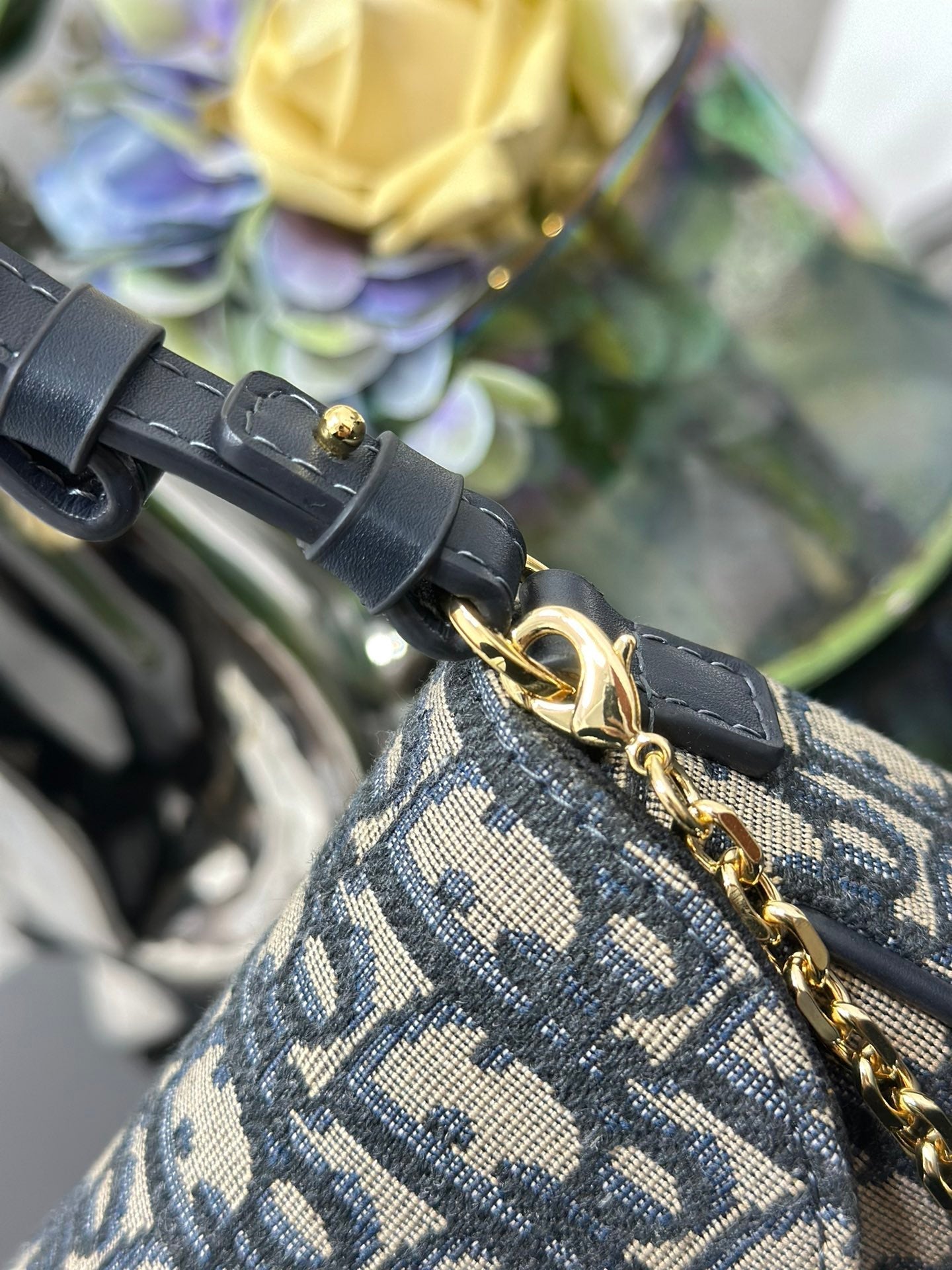 CD D-Vine's new chain bag 22 blue oblique fabric