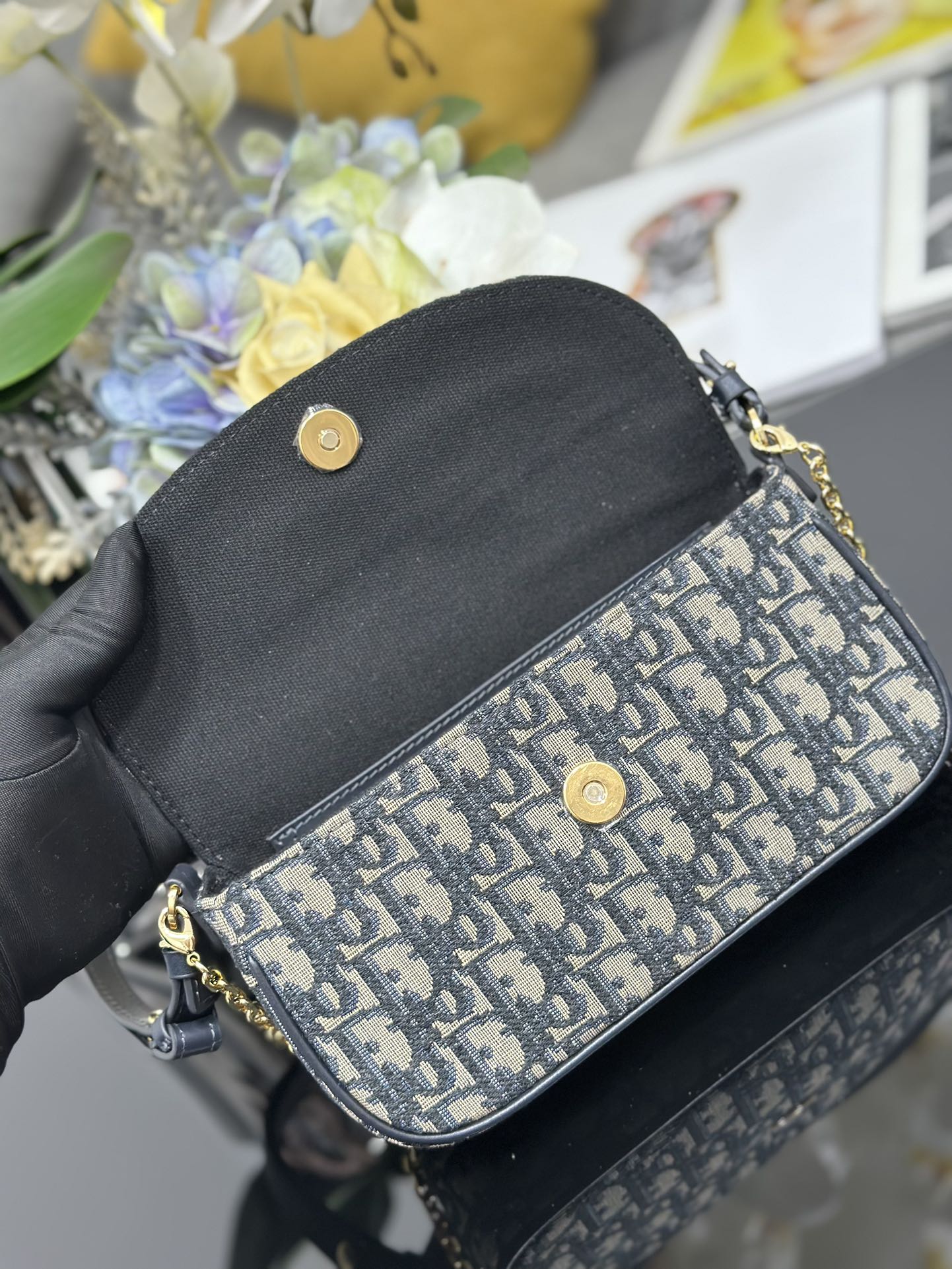 CD D-Vine's new chain bag 22 blue oblique fabric