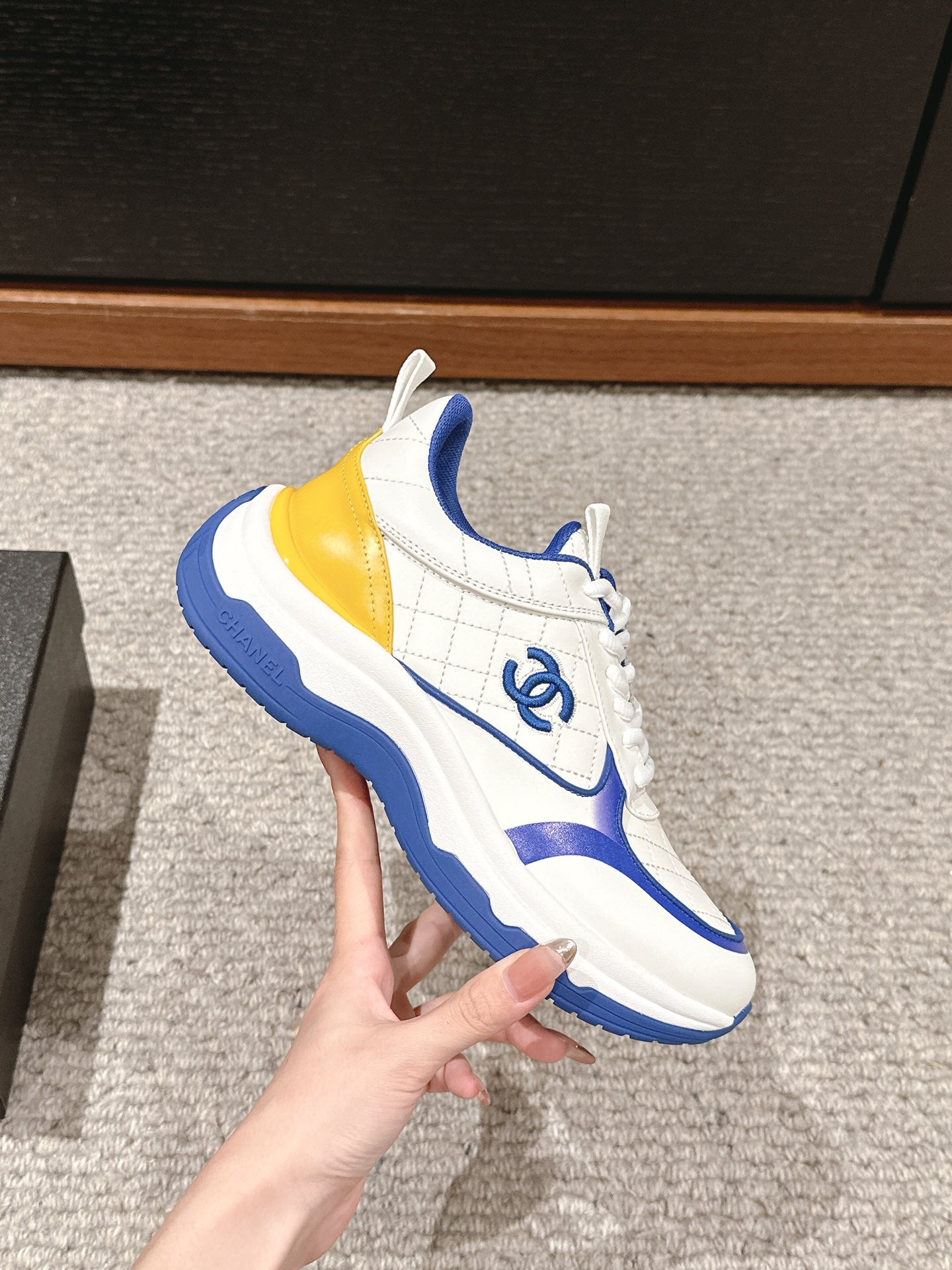 CC CLASSIC SNEAKER IN WHITE MIX COBALT BLUE LAMBSKIN