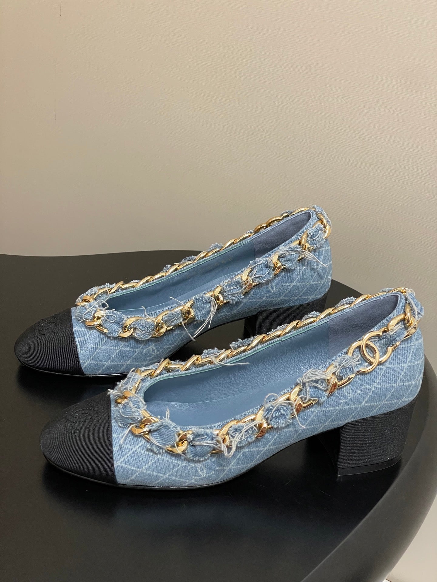 Chanel 25A 55mm Pump Big Chain Double C Blue Denim Sheepskin 393812