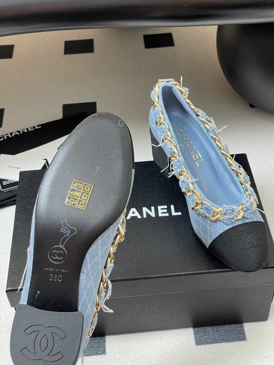 Chanel 25A 55mm Pump Big Chain Double C Blue Denim Sheepskin 393812