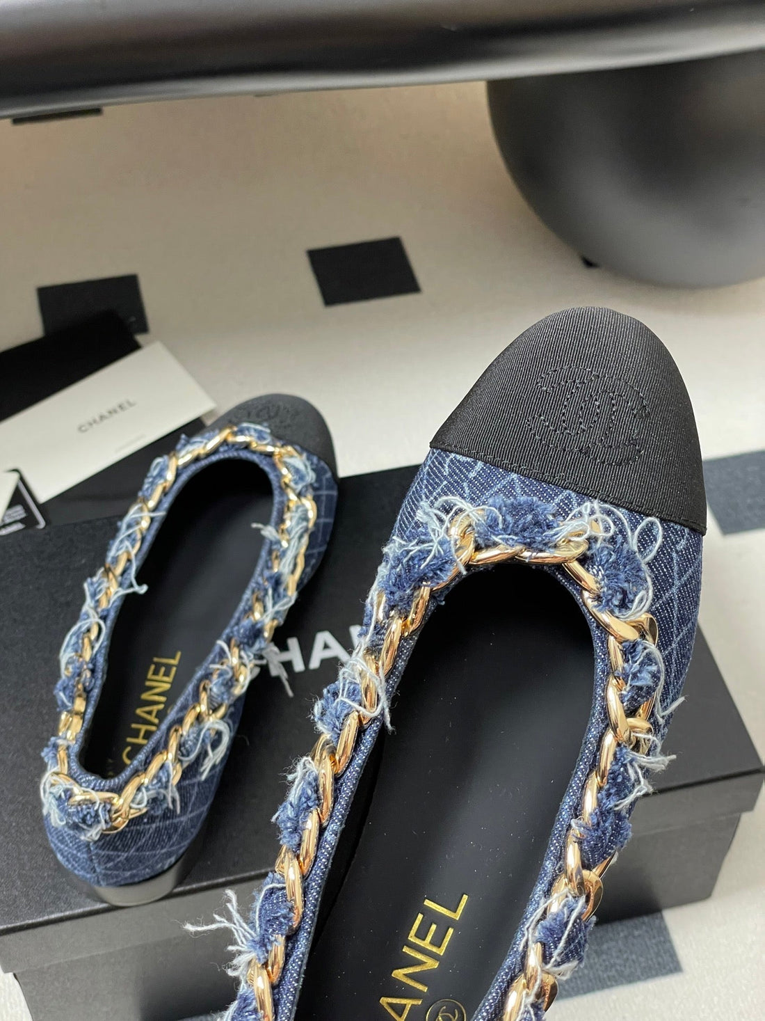 Chanel 25A Ballet Flats Big Chain Double C Dark Blue Denim Sheepskin 393816