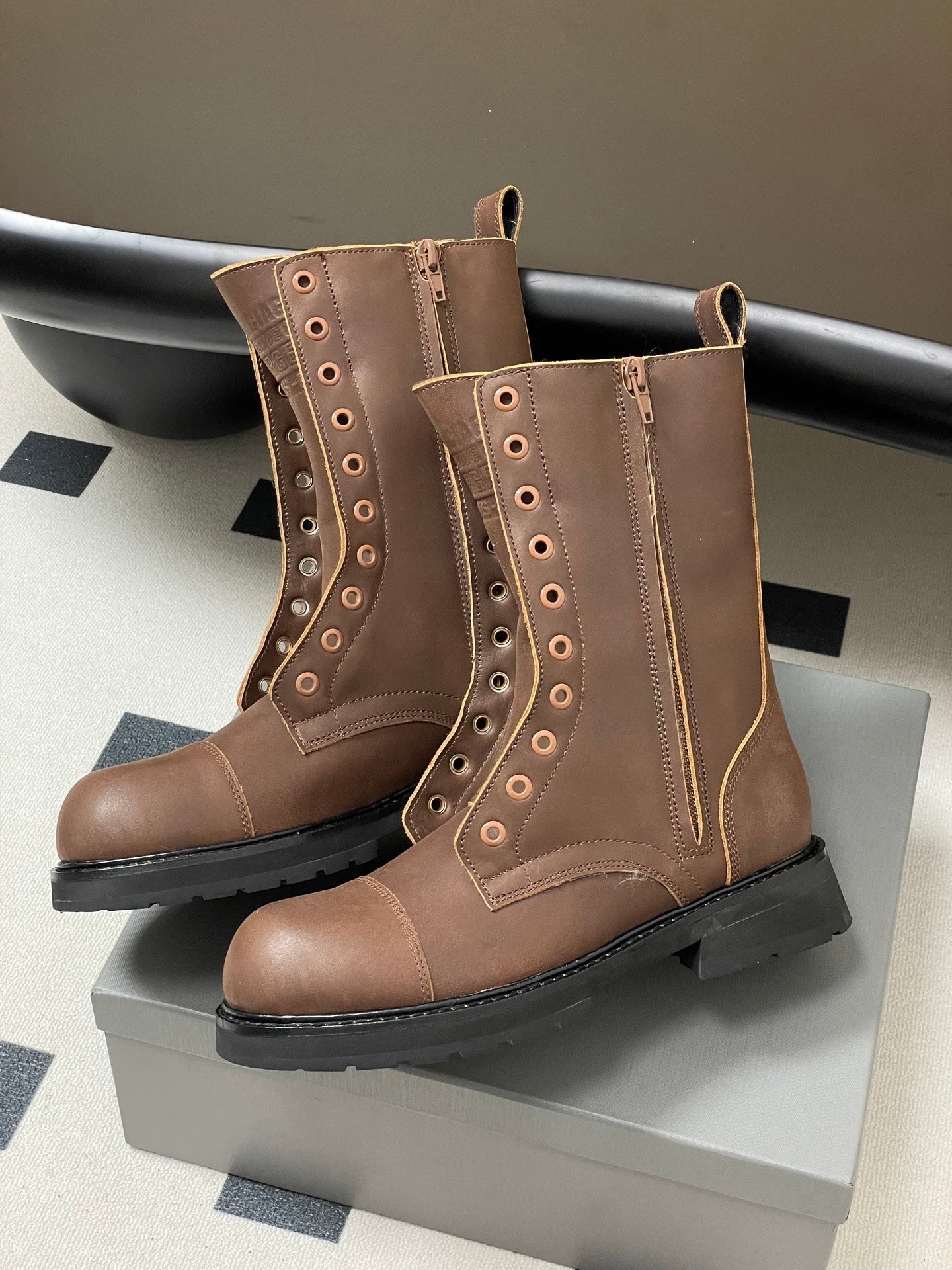 Balenciaga 25ss short boots brown sheepskin 469072