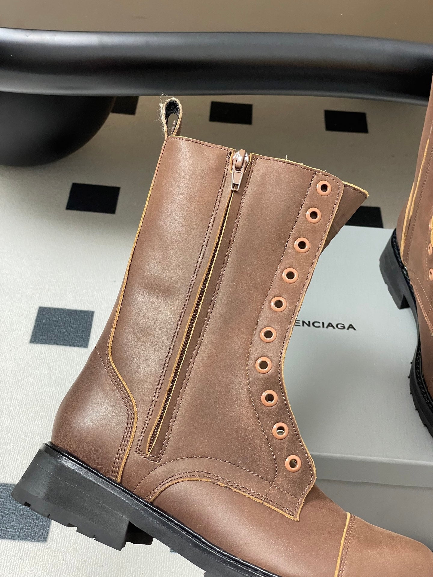 Balenciaga 25ss short boots brown sheepskin 469072