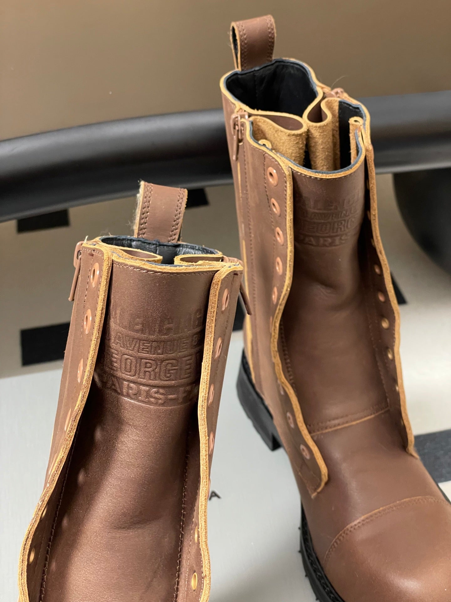 Balenciaga 25ss short boots brown sheepskin 469072