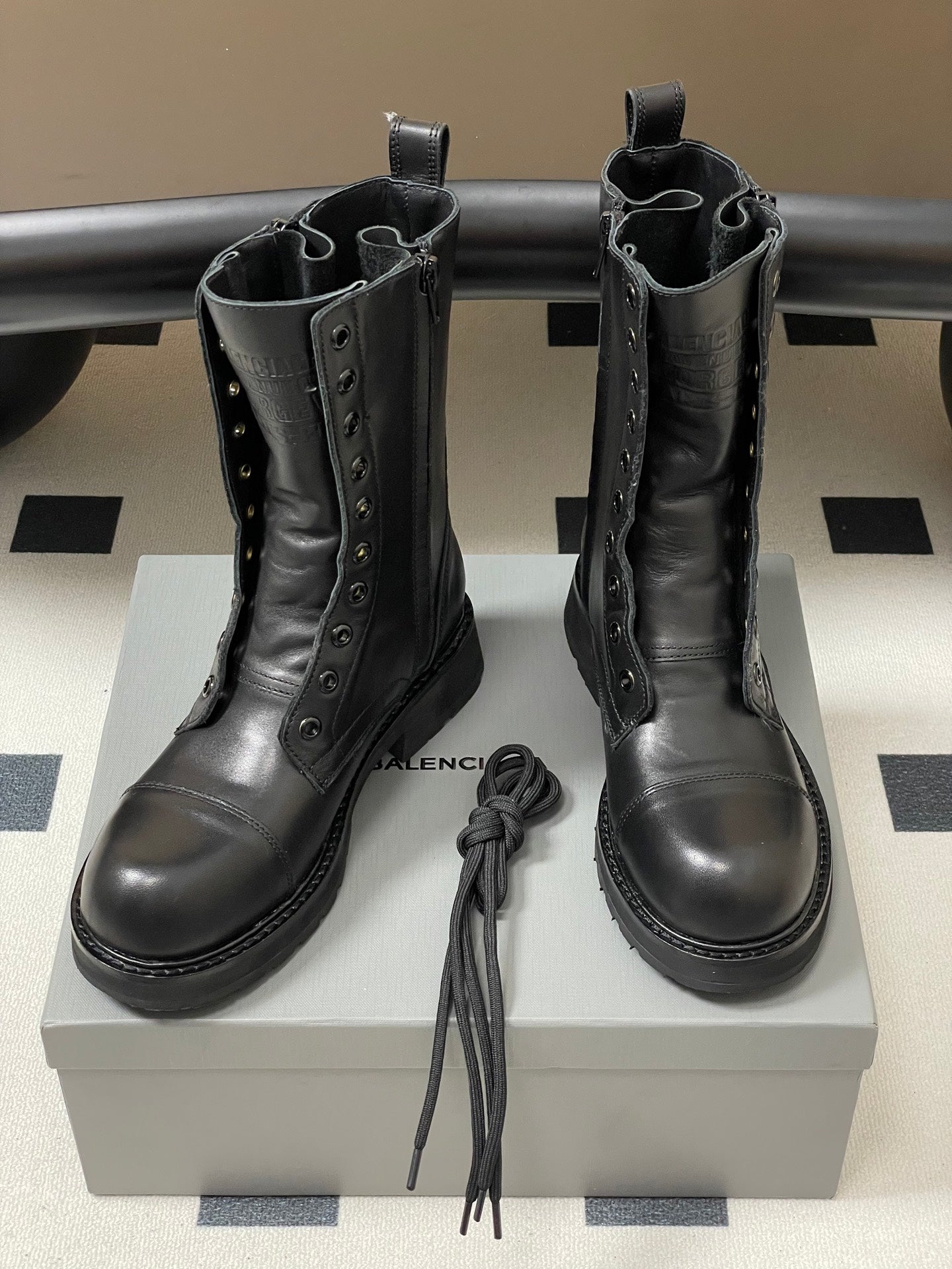 Balenciaga 25ss short boots black sheepskin 469073