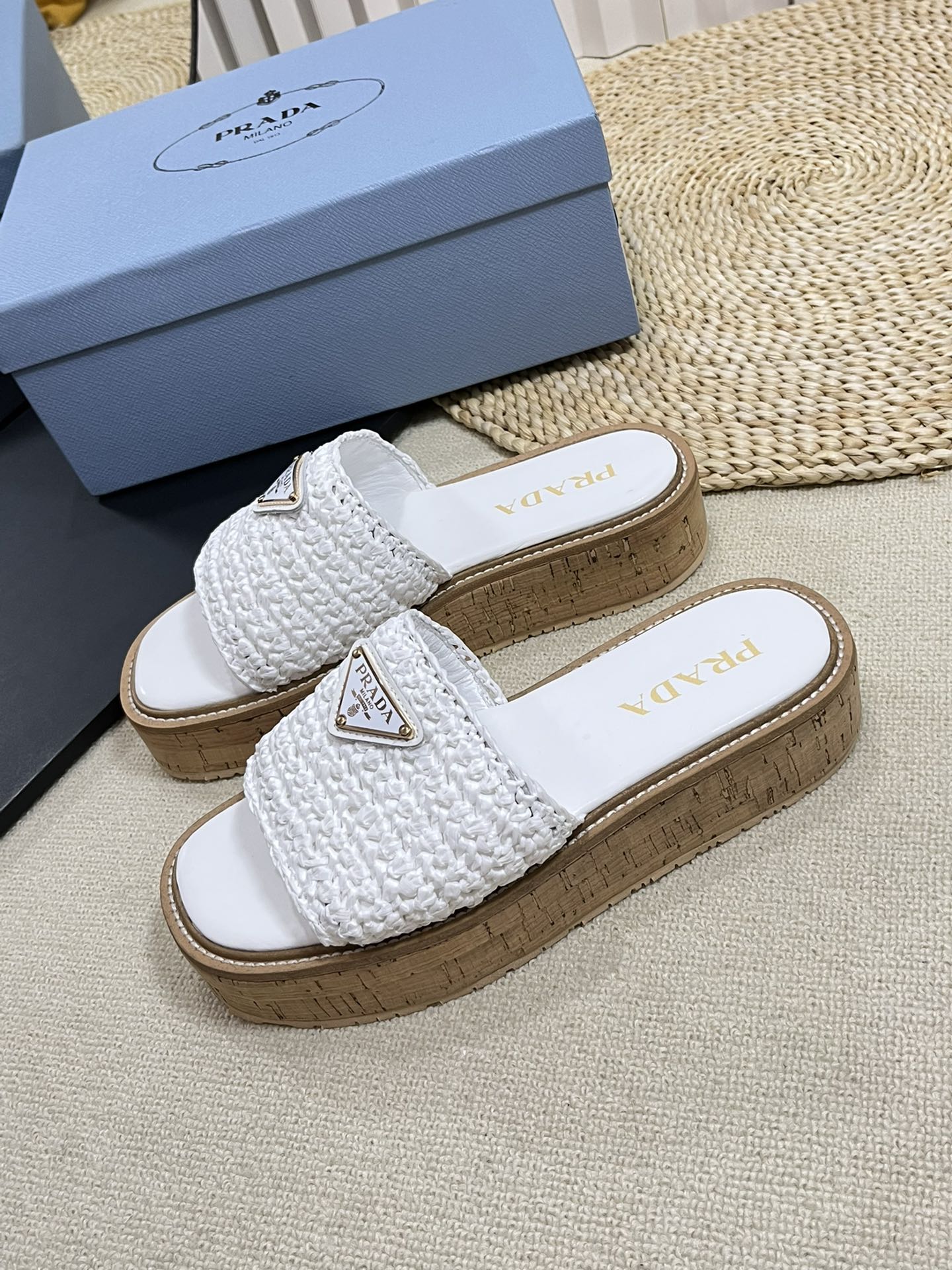 PRA WEDGE FLATFORM SLIDES WHITE RAFFIA