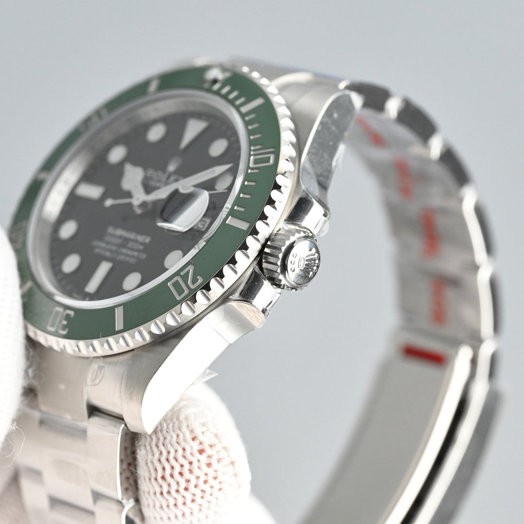 Rolex Submariner 41mm Silver Green Black Dial