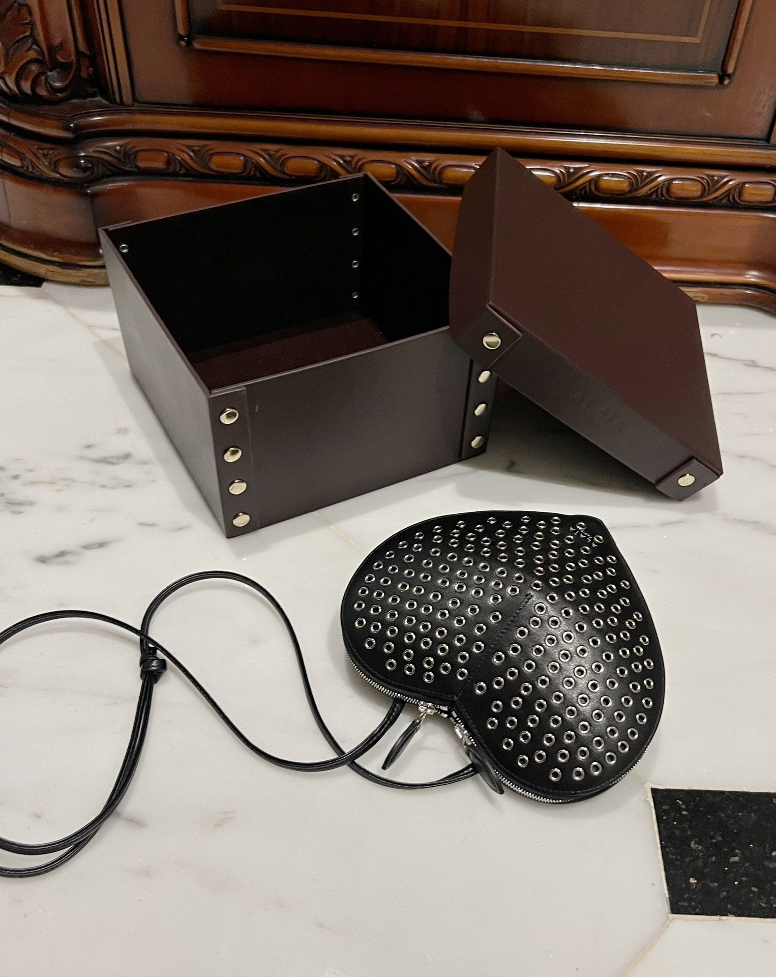 Le Coeur 21cm Black Metal Rivet Calfskin Shouder 243048