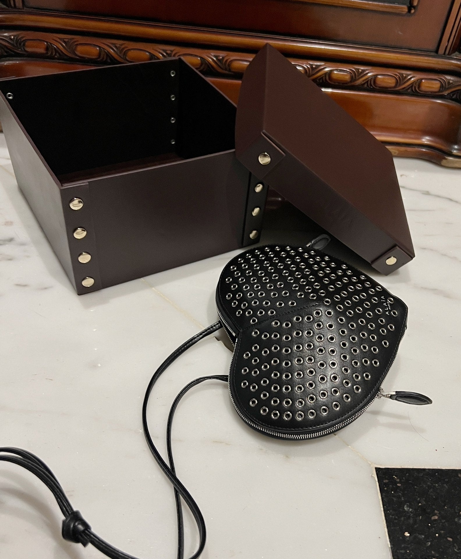 Le Coeur 21cm Black Metal Rivet Calfskin Shouder 243048