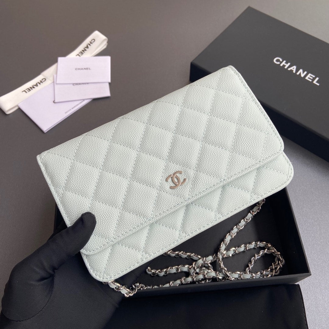 CC Woc 20cm White Grained Calfskin Silver Hardware