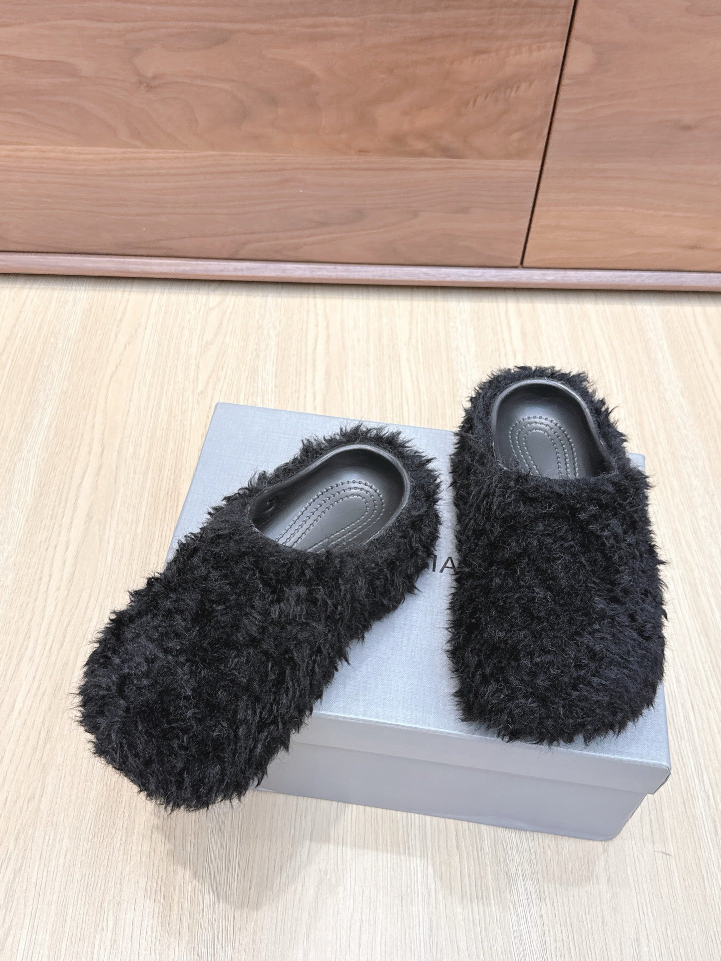 Balenciaga 25ss slippers black wool 462671