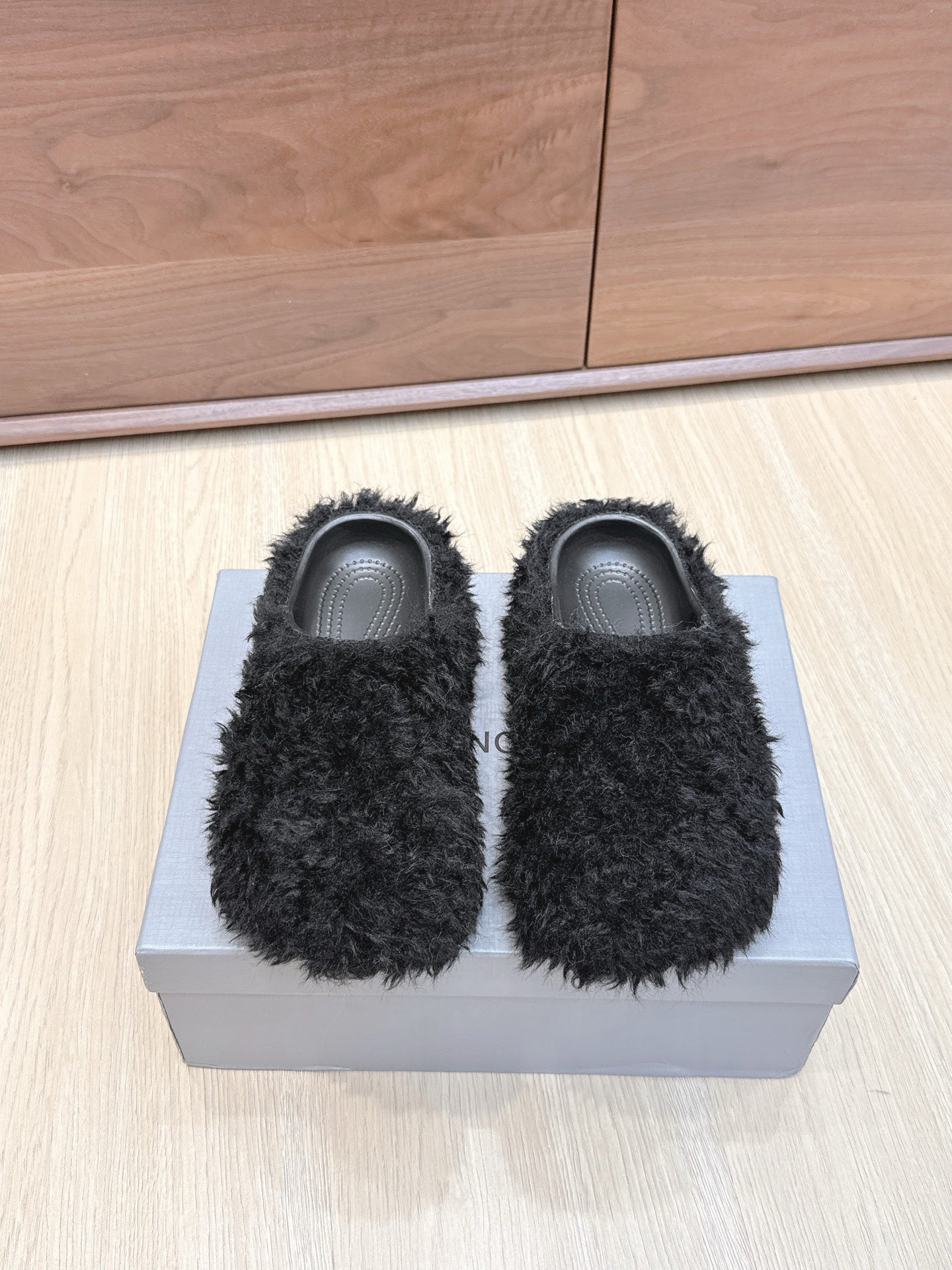 Balenciaga 25ss slippers black wool 462671