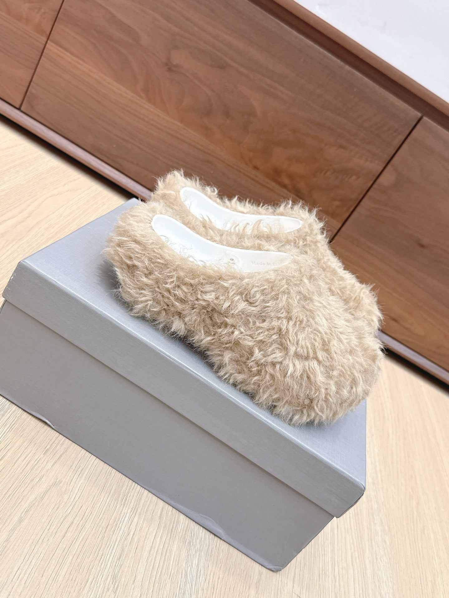 Balenciaga 25ss slippers beige wool 462672