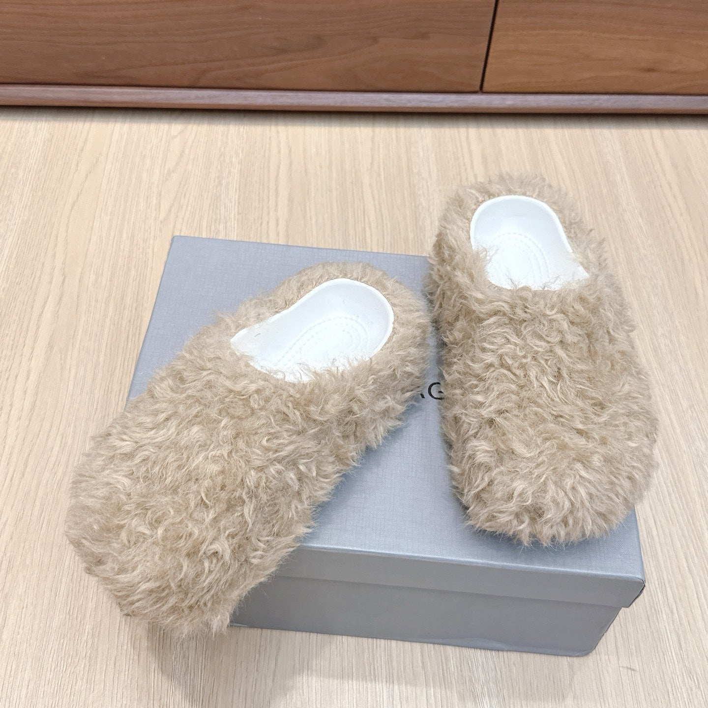 Balenciaga 25ss slippers beige wool 462672
