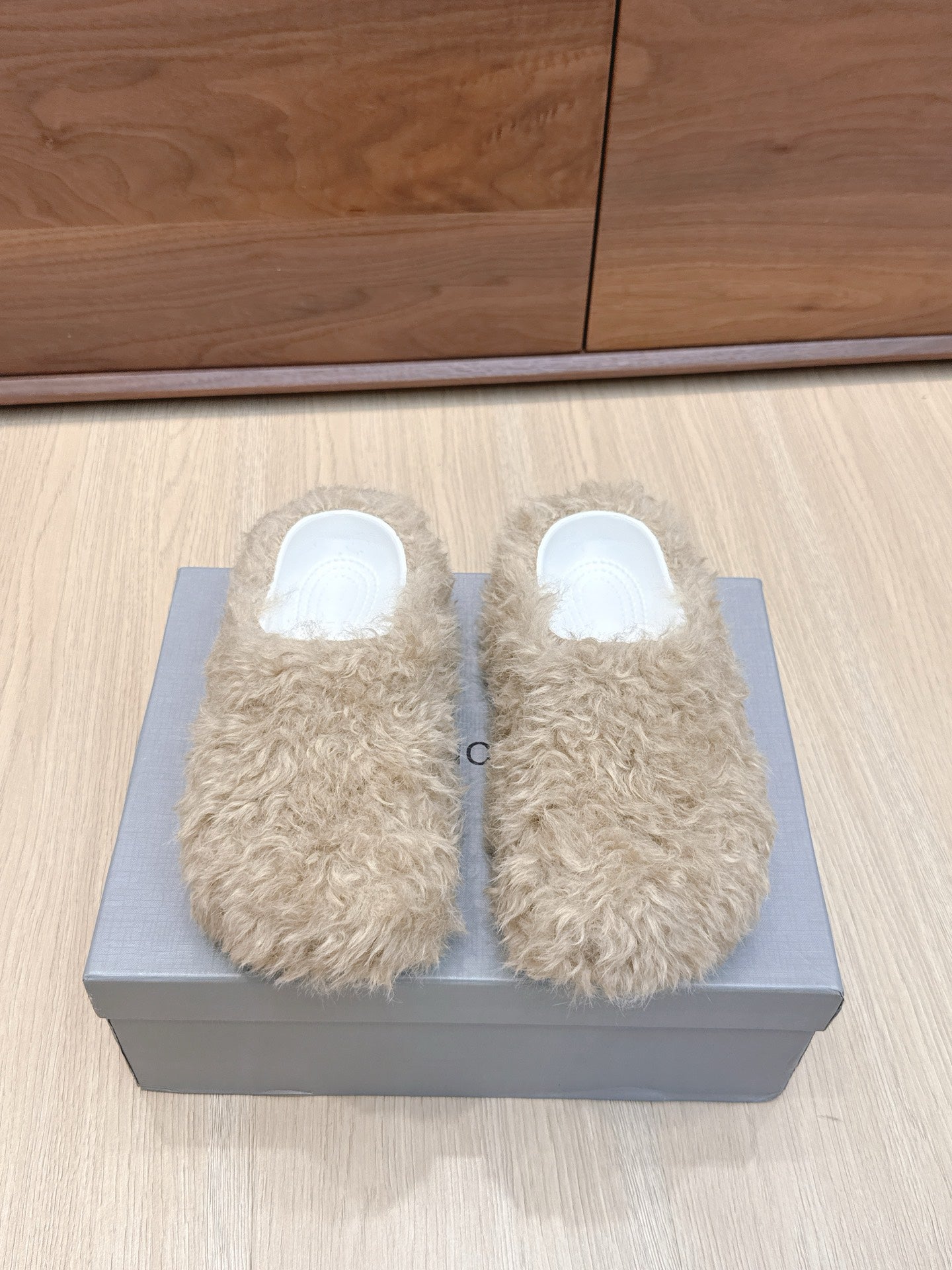 Balenciaga 25ss slippers beige wool 462672