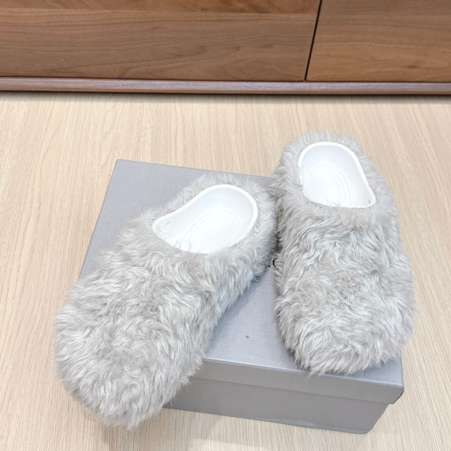 Balenciaga 25ss slippers light grey wool 462674