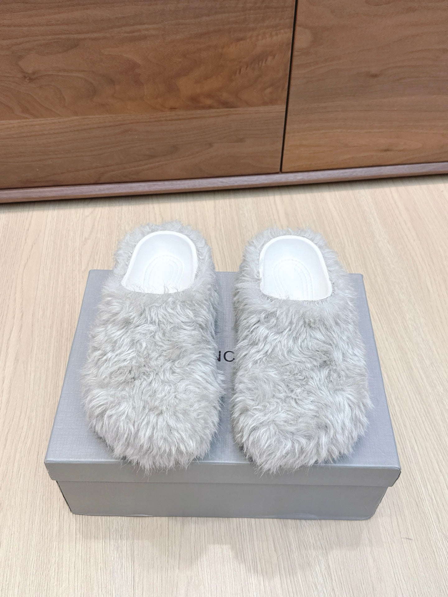 Balenciaga 25ss slippers light grey wool 462674