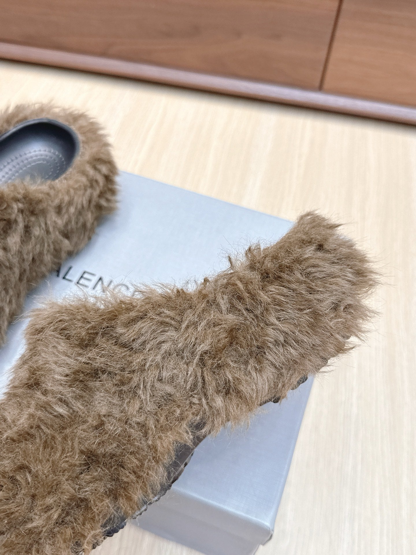 Balenciaga 25ss slippers brown wool 462675