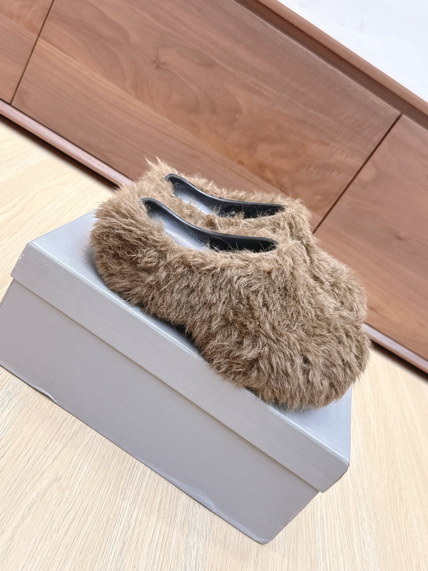 Balenciaga 25ss slippers brown wool 462675