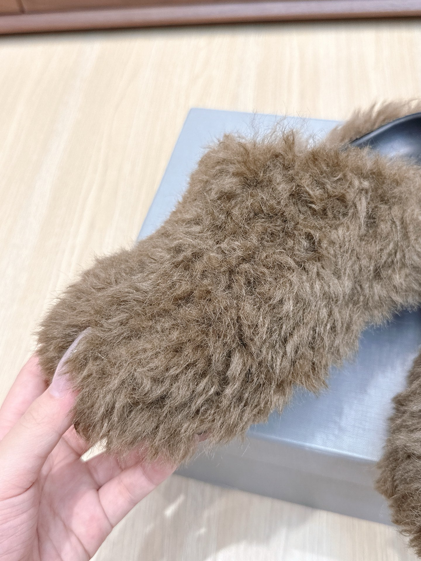 Balenciaga 25ss slippers brown wool 462675