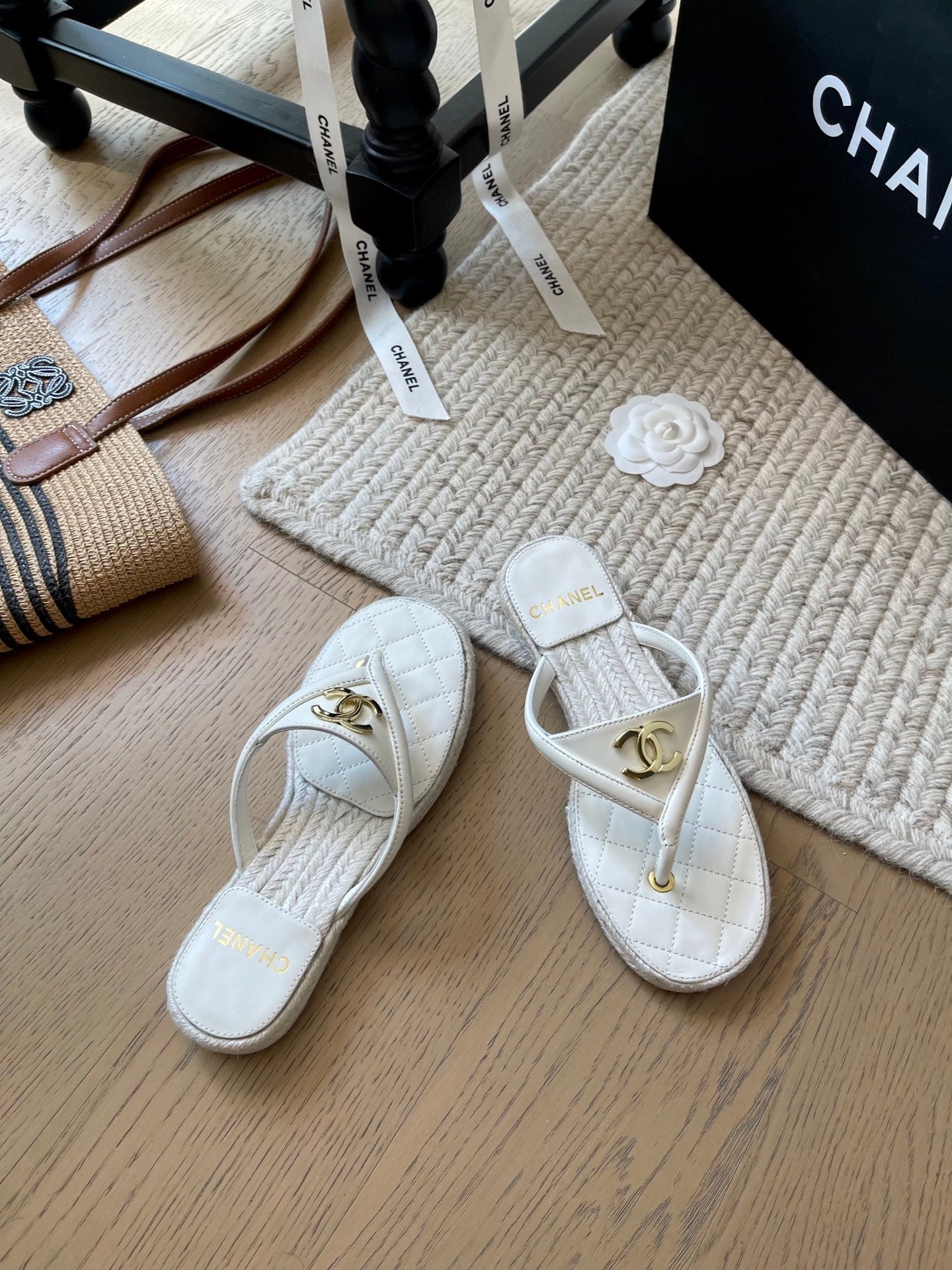 CC 25 Flip Flop Sandals White Calfskin Espadrilles