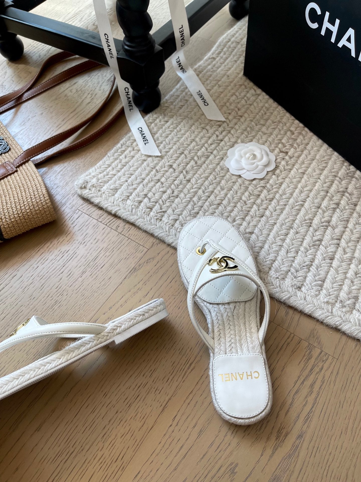 CC 25 Flip Flop Sandals White Calfskin Espadrilles