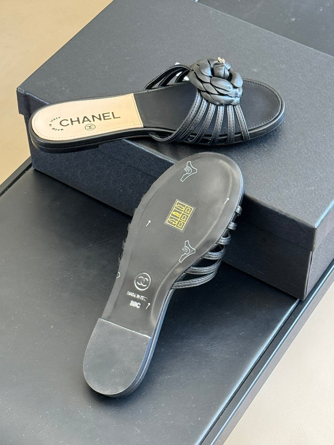 mule sandal flower black beige lambskin