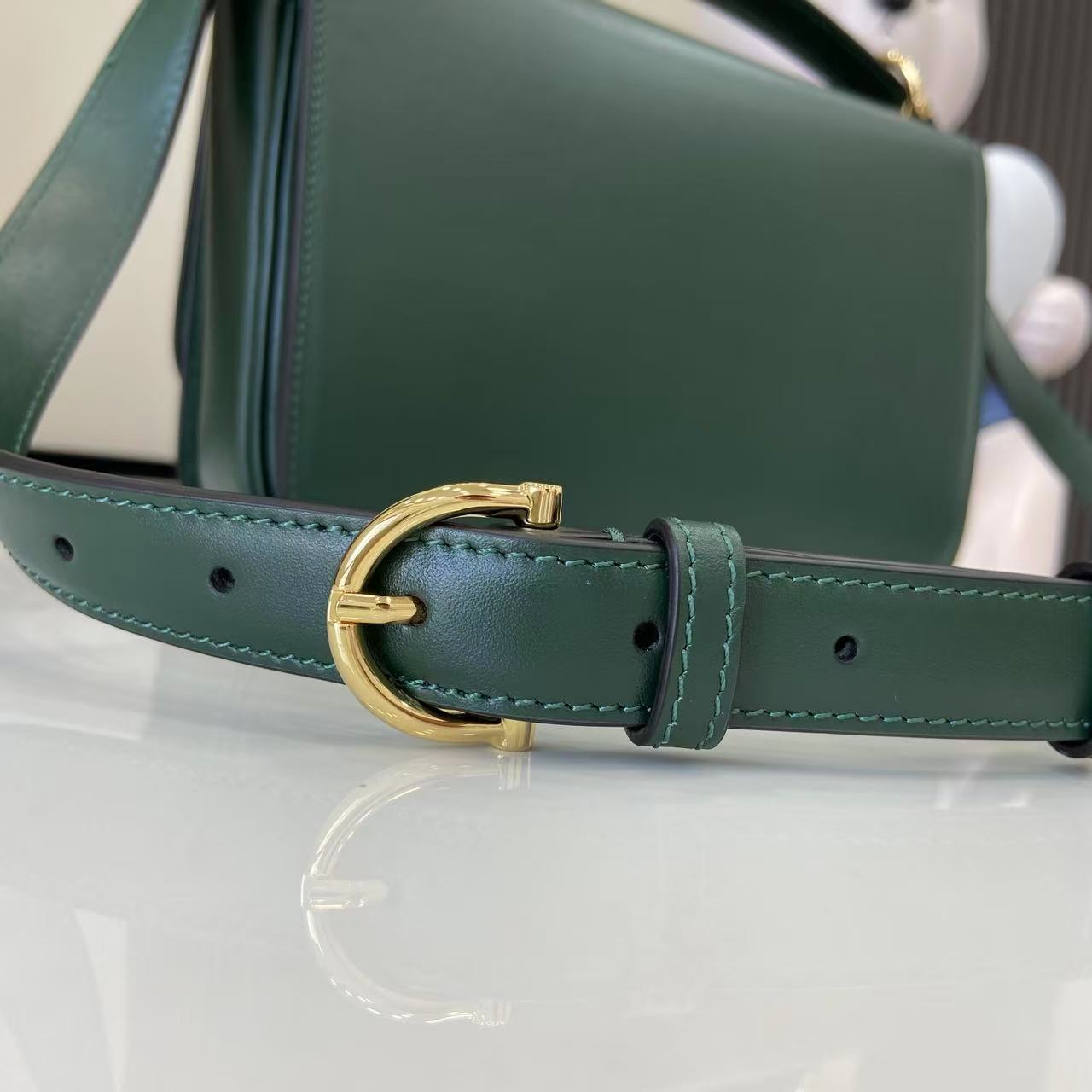 Gucci 25 Siena Bag Green Gold Leather 292365