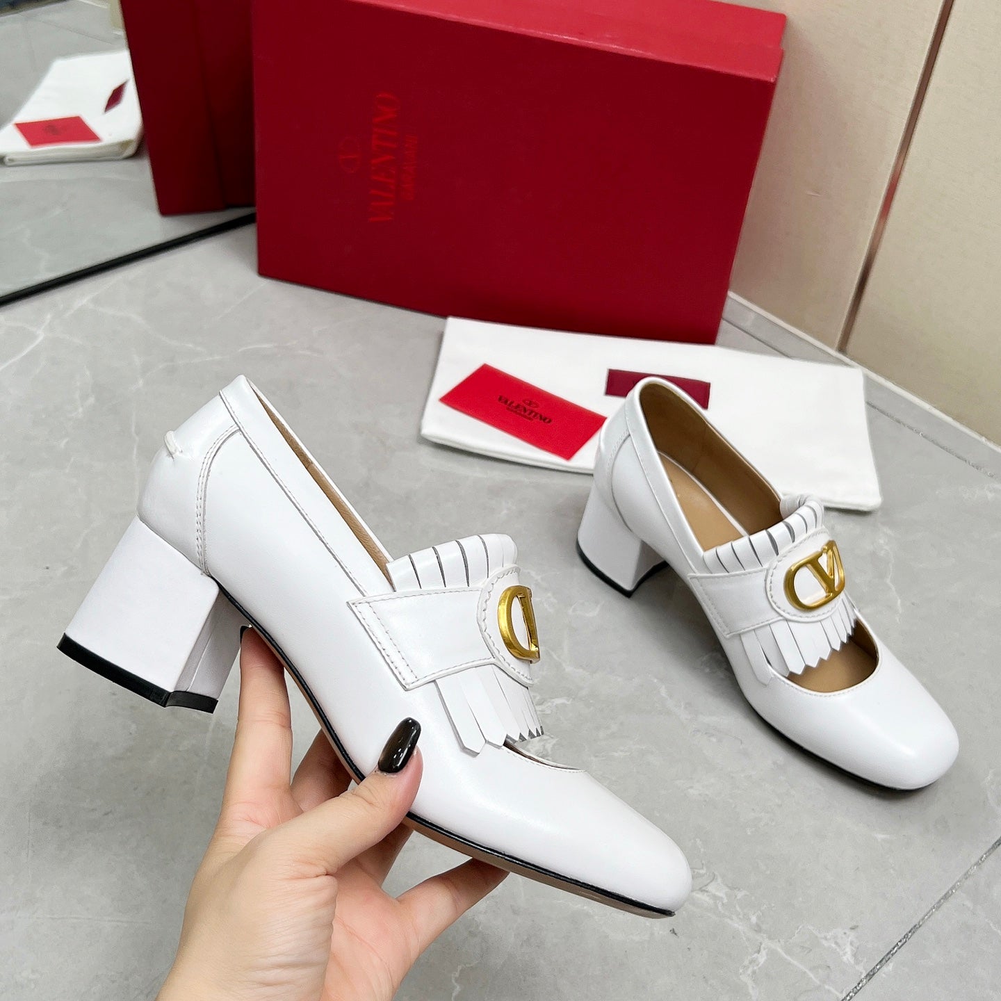 VT 25 Signature Heeled Loafer Ivory Calf Leather 293940